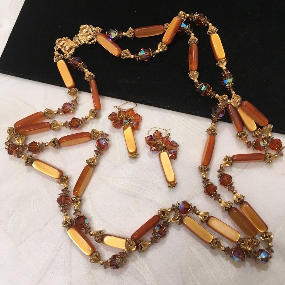 Vintage Iridescent And Aurora Borealis Beaded Set - Picture 2 of 7